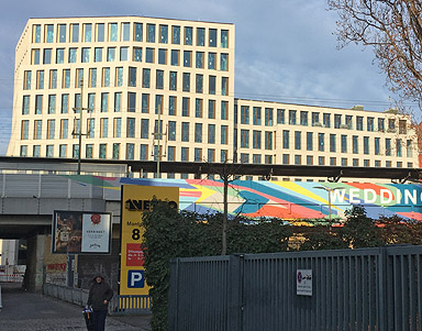 Bürokomplex, Müllerstraße am S-Bahnhof Wedding in Berlin-Mitte . Plattformpreis 2021