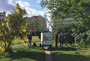 Stadtlabor 2050: Das Filmteam von offscreen.de unterwegs mit dem Lastenfahrrad auf dem Mierendorff-Insel-Rundweg