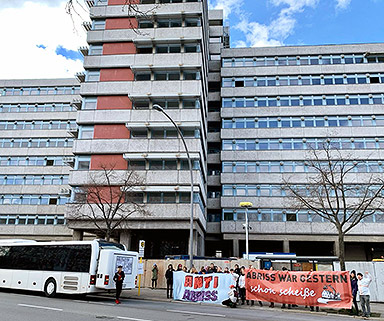 Housing Action Day 2023, An der Urania 4-10, Berlin-Schöneberg  (hier betreibt den Abriss die landeseigene Berliner Immobilien Management, BIM)