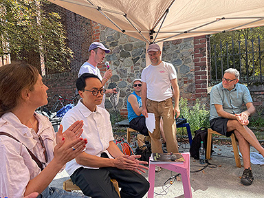 KulturStadtQuartier Bildmitte (v.l.n.r.): Begrüßung Dr. Moritz Ahlert, Habitat Unit und Ole Kloss, DWE Kiezteam Friedrichshain
