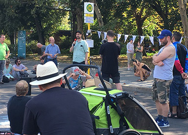 Picknick für eine autofreie Spandauer Straße